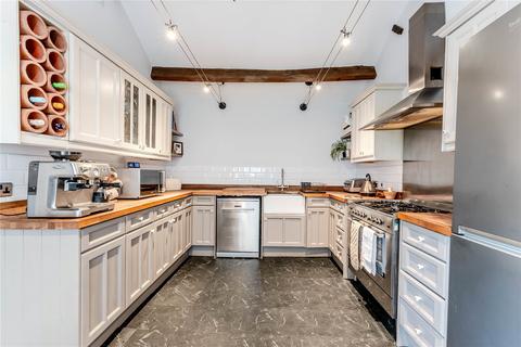 21 Long Row, Horsforth, Leeds, LS18 5AA