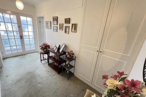 4 Orchard Way, Wirral, CH63 8QN