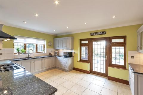 4 bedroom detached house for sale, Falkland Park, Dorrington, Shrewsbury