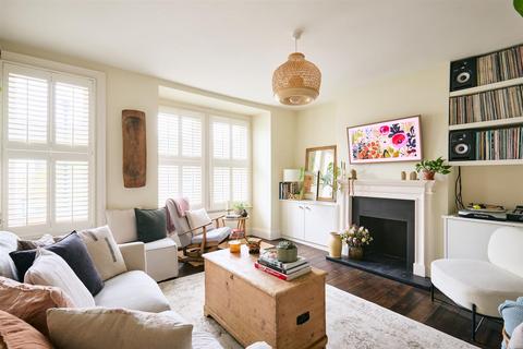 3a Geraldine Road, London, W4 3PA
