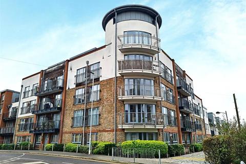 2 bedroom apartment to rent, The Waterfront, Hertford, SG14