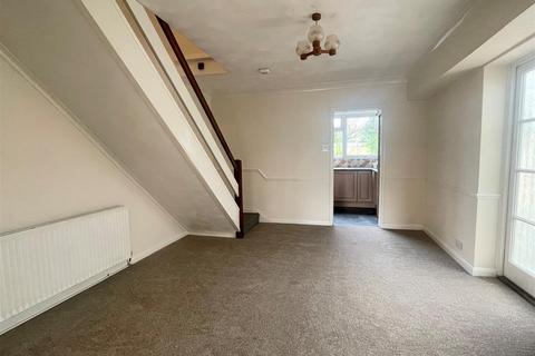 3 bedroom semi-detached house to rent, Vale Road, Aldershot GU12