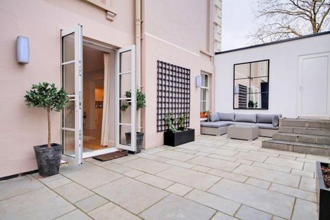 3 bedroom flat to rent, Montpellier GL50 3AH