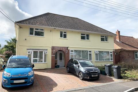 2 bedroom property to rent, Silver Road, Street