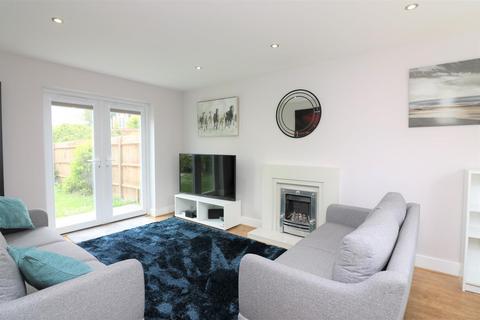 4 bedroom detached house to rent, Heronden View, Eastry