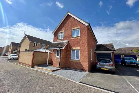 4 bedroom detached house for sale, Curlew Avenue, Mayland, Chelmsford