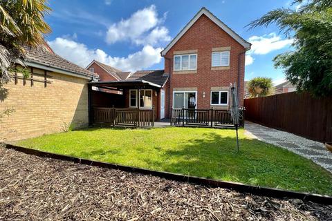 4 bedroom detached house for sale, Curlew Avenue, Mayland, Chelmsford