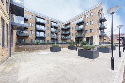 2 bedroom flat for sale, Lion Wharf Road, Old Isleworth Riverside