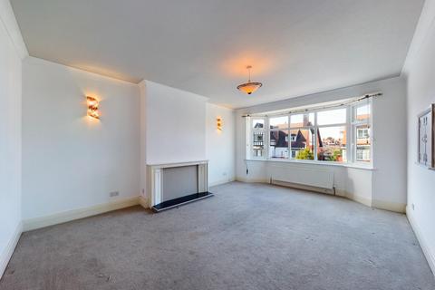2 bedroom apartment to rent, Holbeck Avenue, Scarborough