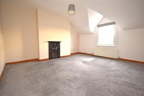 1 bedroom apartment to rent, Queens Road, Twickenham