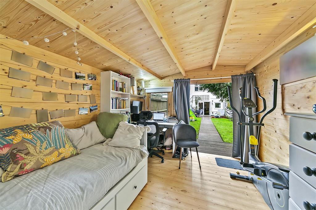 2, 64 Laurel Road-16.JPG