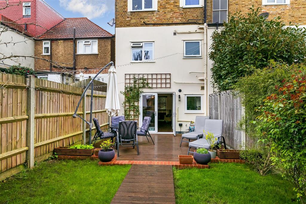 2, 64 Laurel Road-17.JPG