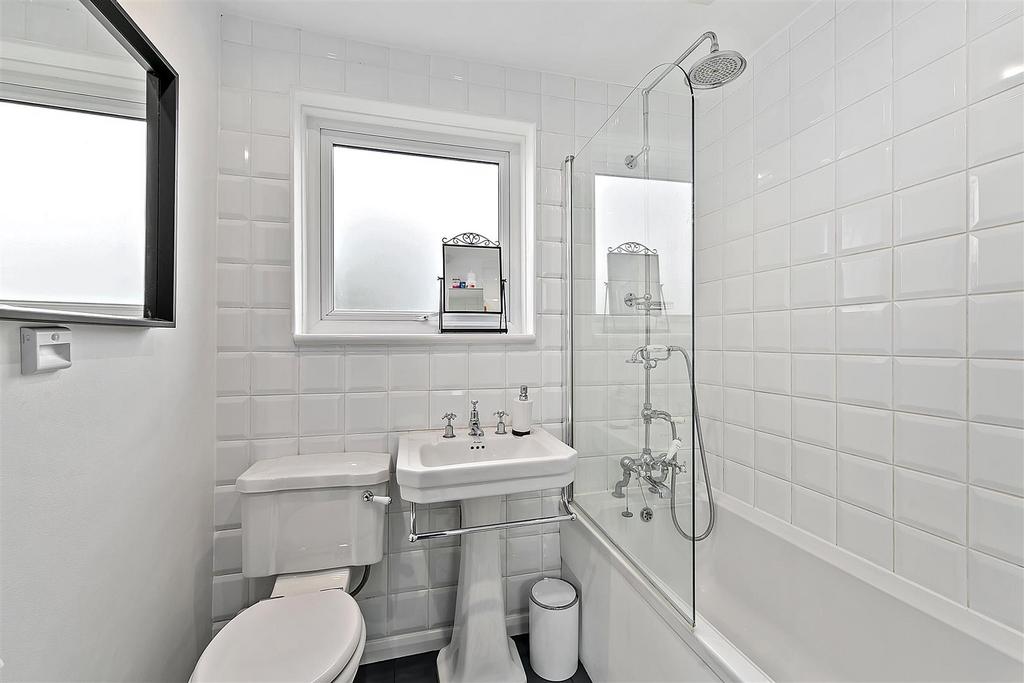 2, 64 Laurel Road-19.JPG