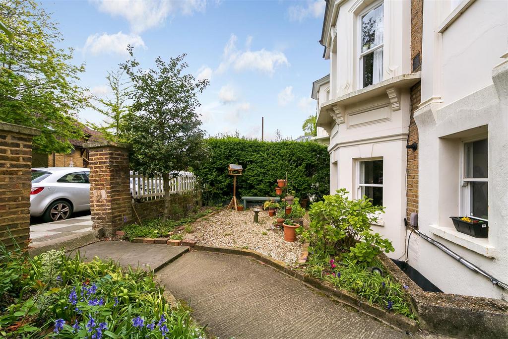 2, 64 Laurel Road-04.JPG