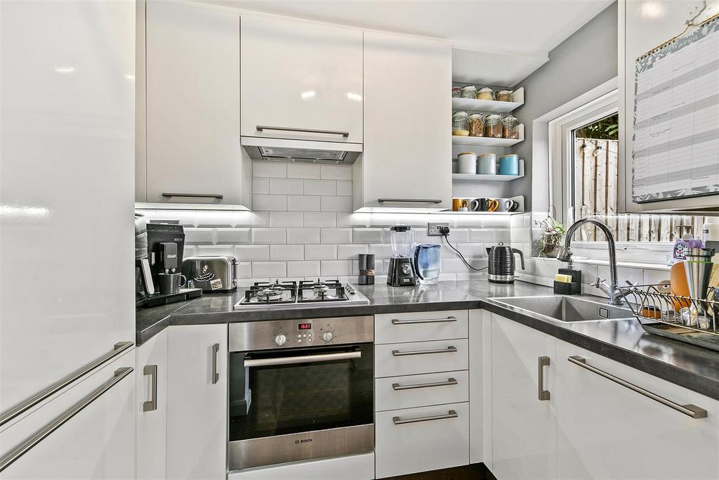 2, 64 Laurel Road-11.JPG