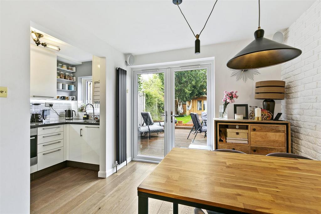 2, 64 Laurel Road-10.JPG