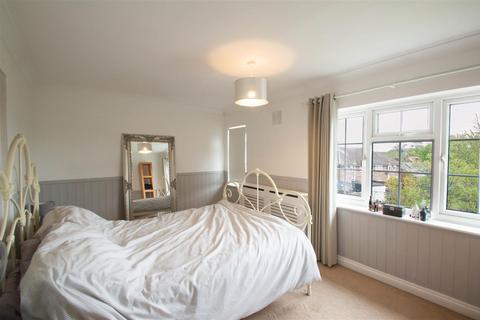 3 bedroom terraced house to rent, Broadcroft Crescent, Haverhill CB9