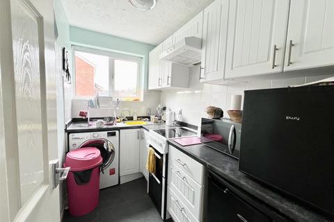 125 Apperley Way, Halesowen, B63 2XP