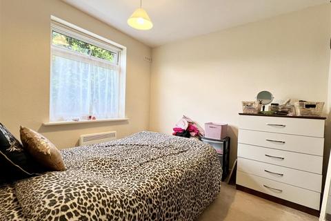 125 Apperley Way, Halesowen, B63 2XP