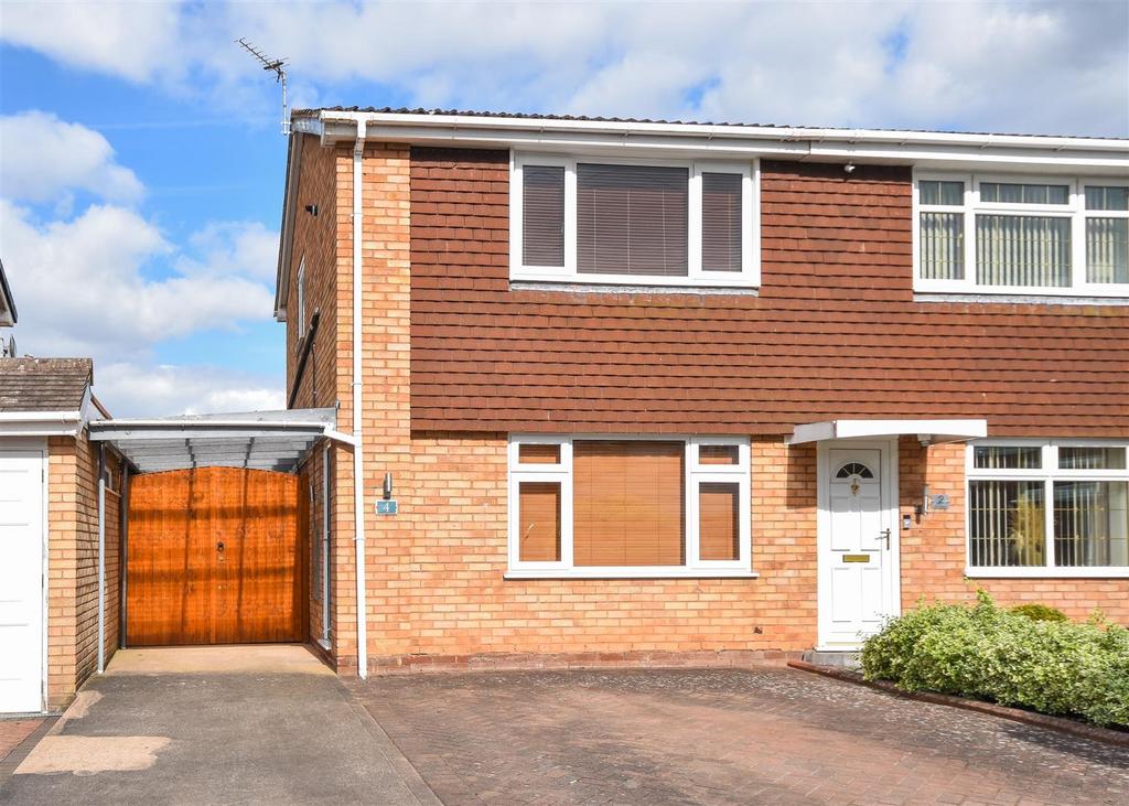 4 Green Meadow Close - Front.jpg