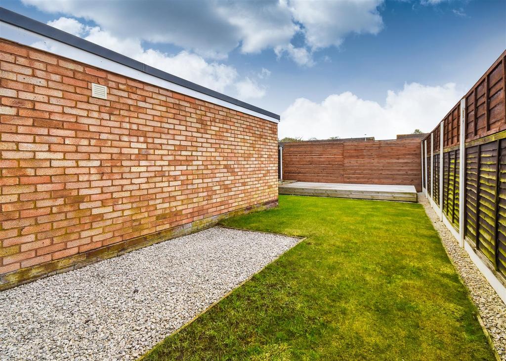 4 Green Meadow Close - Garden.jpg