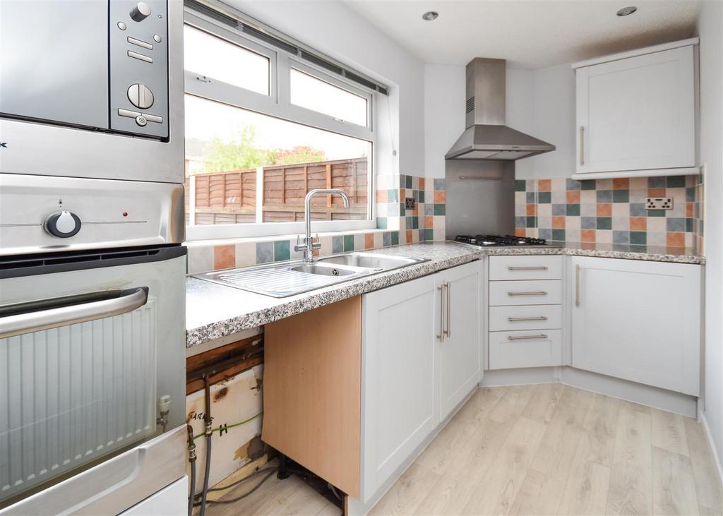 4 Green Meadow Close - Kitchen (2).jpg