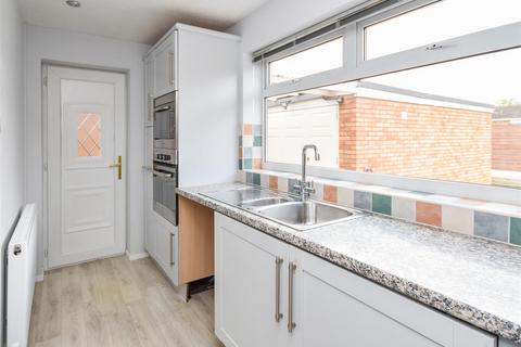 4 Green Meadow Close, Wombourne, Wolverhampton, WV5 8JN
