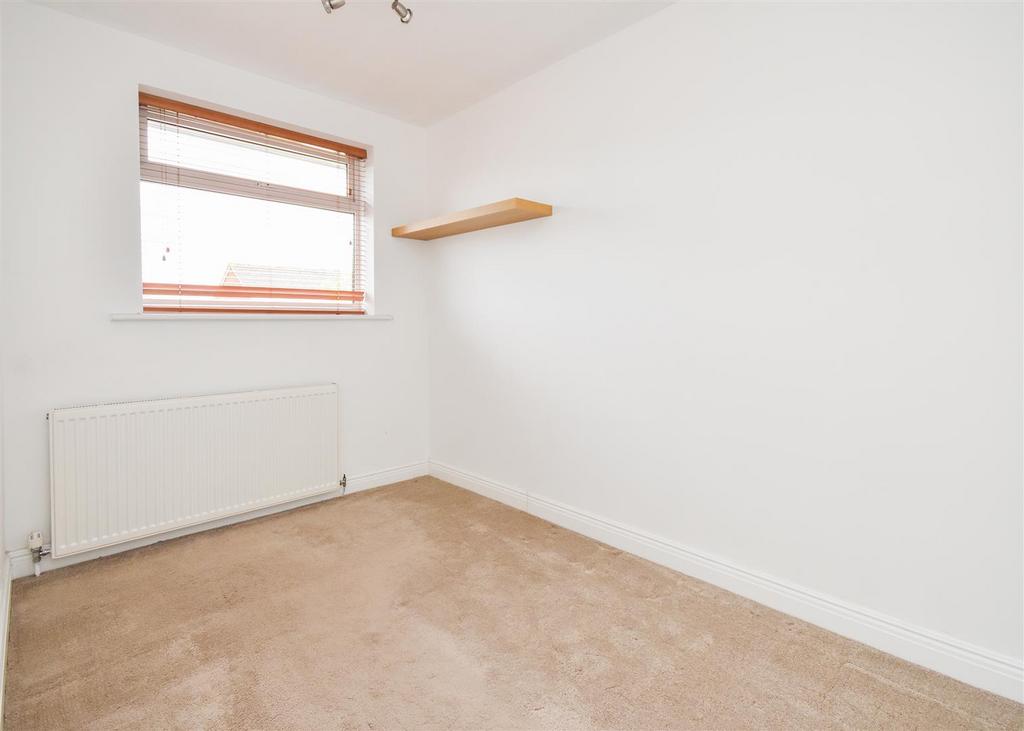 4 Green Meadow Close - Bedroom 2.jpg