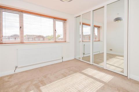 4 Green Meadow Close, Wombourne, Wolverhampton, WV5 8JN