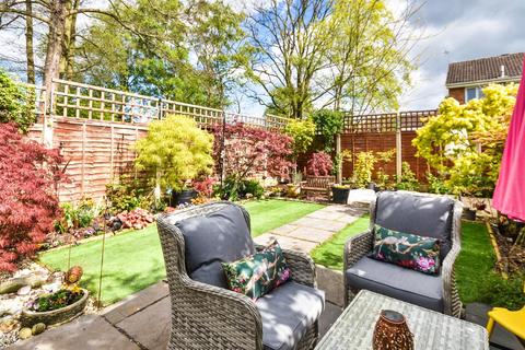 9 Forge Leys, Wombourne, Wolverhampton, WV5 8JX