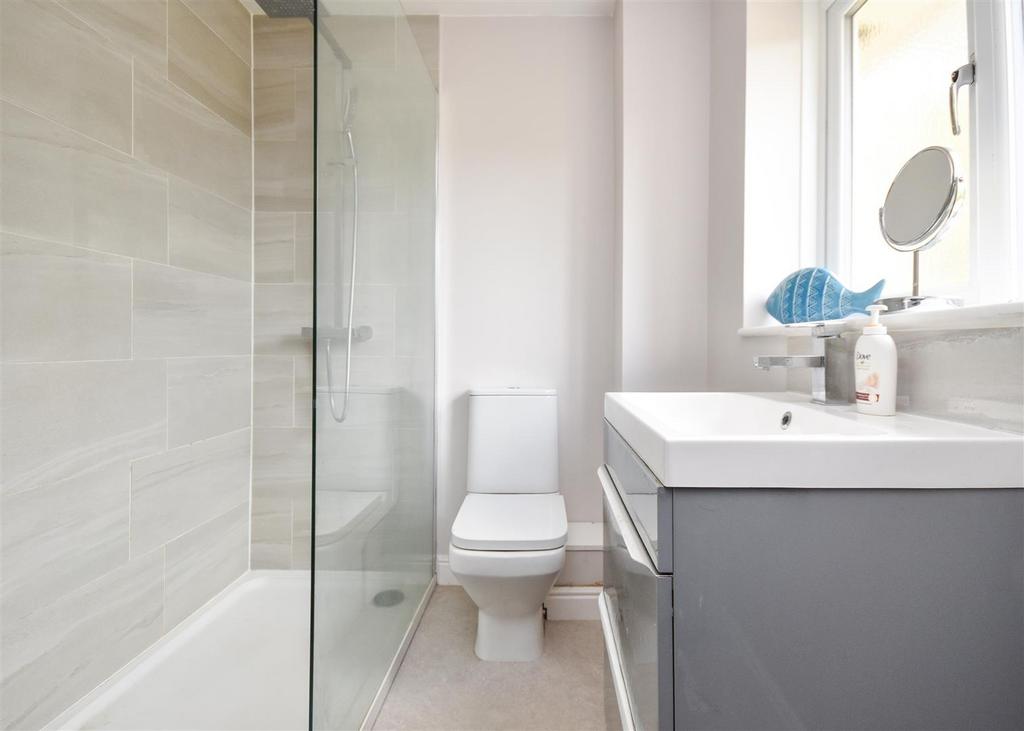 9 Forge Leys - Shower Room.jpg