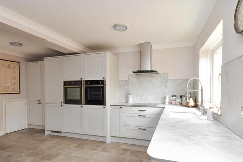 9 Forge Leys, Wombourne, Wolverhampton, WV5 8JX