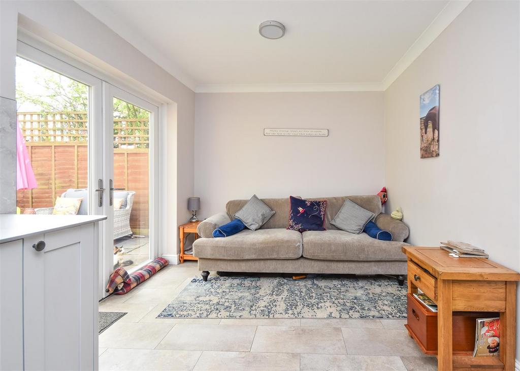 9 Forge Leys - Kitchen Family Area.jpg