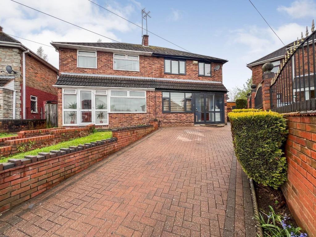 Pearson Avenue, Longford, Coventry 3 bed semidetached house for sale