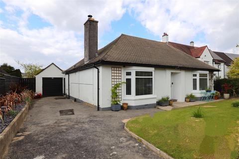 Segton, 66 Broadway, Llanblethian, Cowbridge, CF71 7EW