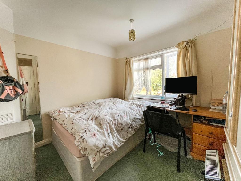 Bed 2e.JPG