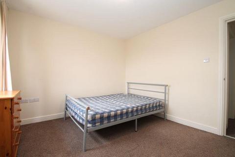 1 bedroom property to rent, Newport Road, Roath