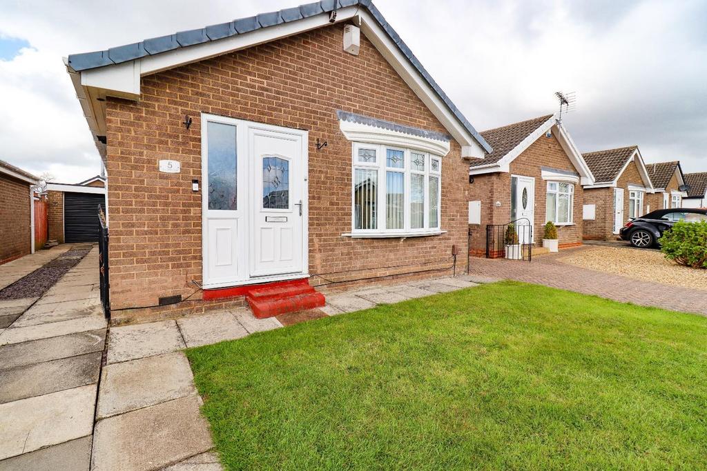 Benwell Close, Elm Tree, StocktonOnTees, TS19 0UH 2 bed detached
