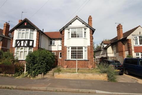 3 bedroom semi-detached house to rent, Charles Avenue, Beeston, Nottingham