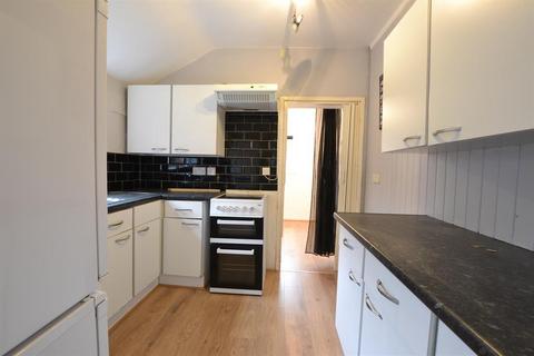 2 bedroom terraced house to rent, Platts Crescent, Stourbridge