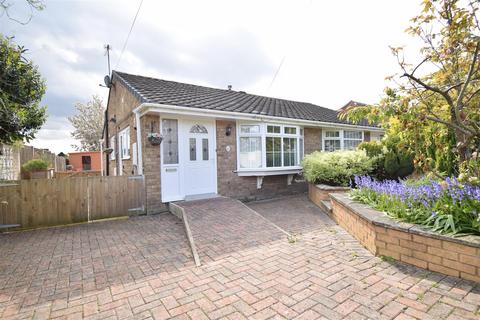 2 bedroom semi-detached bungalow to rent, The Orchard, Wakefield WF2