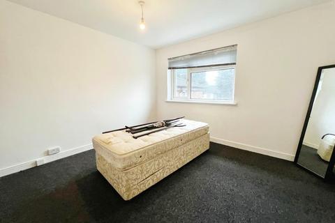 4 bedroom end of terrace house for sale, Roselands Avenue, Coventry