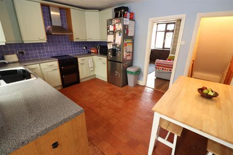 4 bedroom end of terrace house for sale, Orchard Road, Finedon NN9