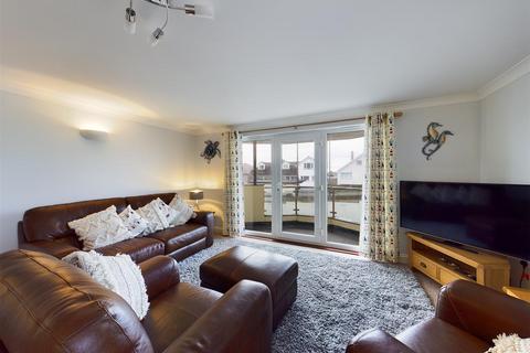 3 bedroom apartment for sale, Pentire Avenue, Newquay TR7