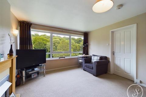 2 bedroom flat for sale, Gledhow Court, Leeds
