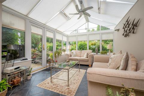4 Brook End Close, Henley-in-arden, B95 5JE