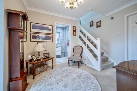 4 Brook End Close, Henley-in-arden, B95 5JE