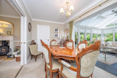 4 Brook End Close, Henley-in-arden, B95 5JE