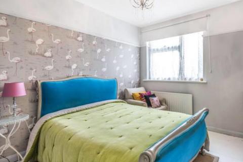 1 bedroom maisonette for sale, Reading Road, Northolt, UB5 4PH