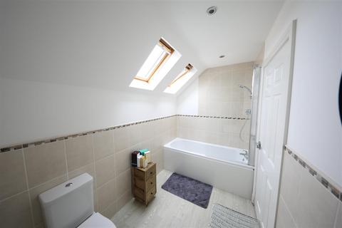 3 bedroom townhouse for sale, Pools Brook Park, Kingswood, Hull